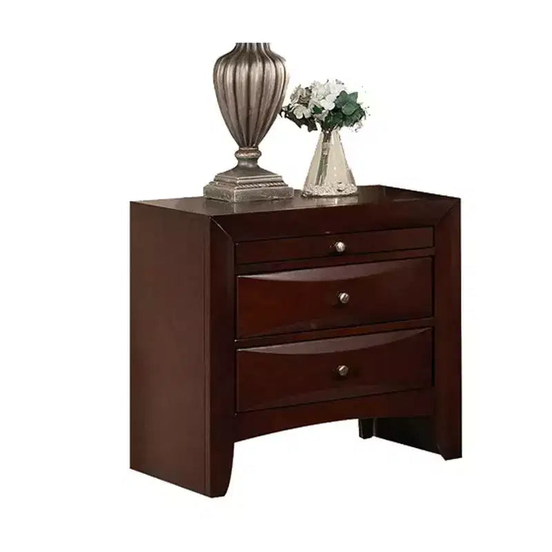 Comodino in Legno Stile Royal Hampton con Tre Cassetti e Pomelli in Metallo, Marrone