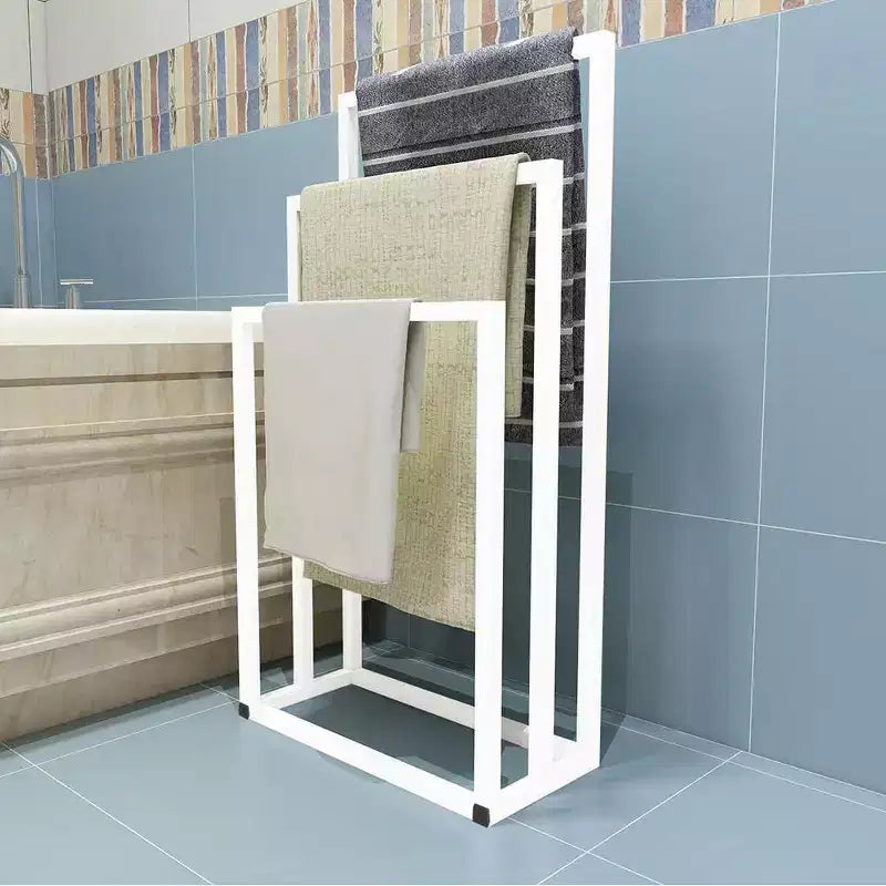 Piantana portasciugamani indipendente, a 3 ripiani, porta coperte, in metallo leggero con finitura cromata, stile industriale moderno, porta salviette per asciugamani piccoli