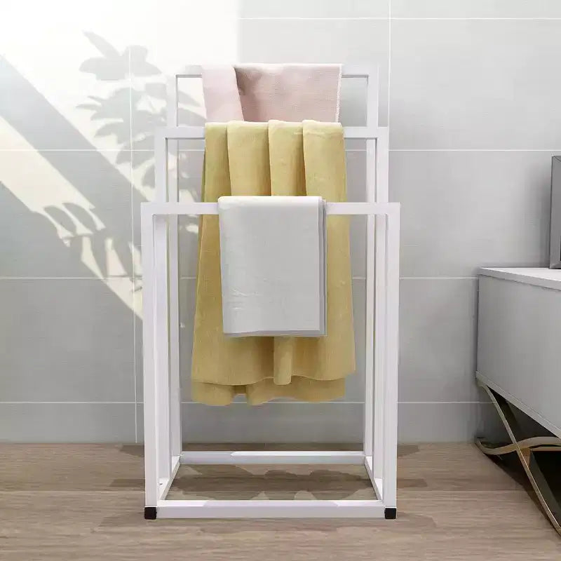Piantana portasciugamani indipendente, a 3 ripiani, porta coperte, in metallo leggero con finitura cromata, stile industriale moderno, porta salviette per asciugamani piccoli