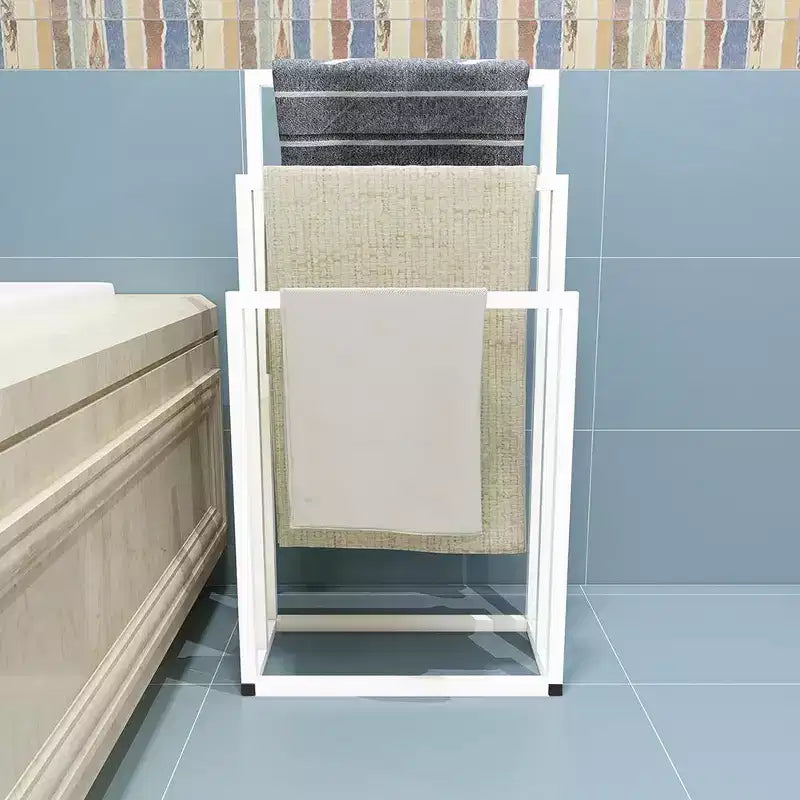 Piantana portasciugamani indipendente, a 3 ripiani, porta coperte, in metallo leggero con finitura cromata, stile industriale moderno, porta salviette per asciugamani piccoli