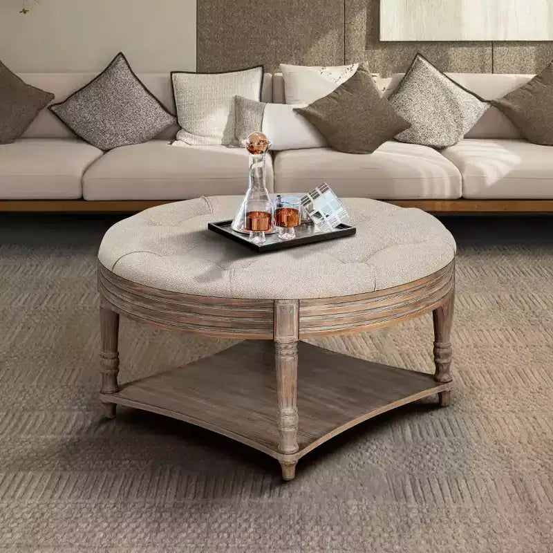 Tavolino Contenitore Ottomano Rotondo Imbottito da 31,5", Piano in Lino Trapuntato con Bottoni e Ripiano in Legno