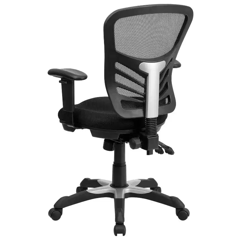 Sedia da ufficio ergonomica multifunzione in rete nera con schienale medio e braccioli regolabili